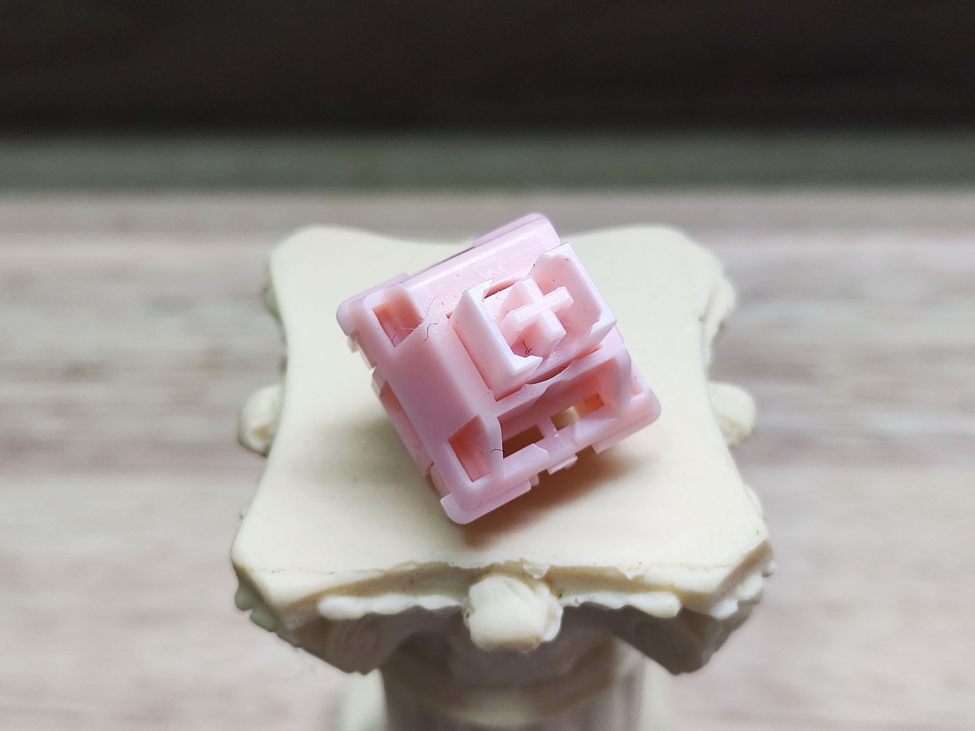 苍白粉轴