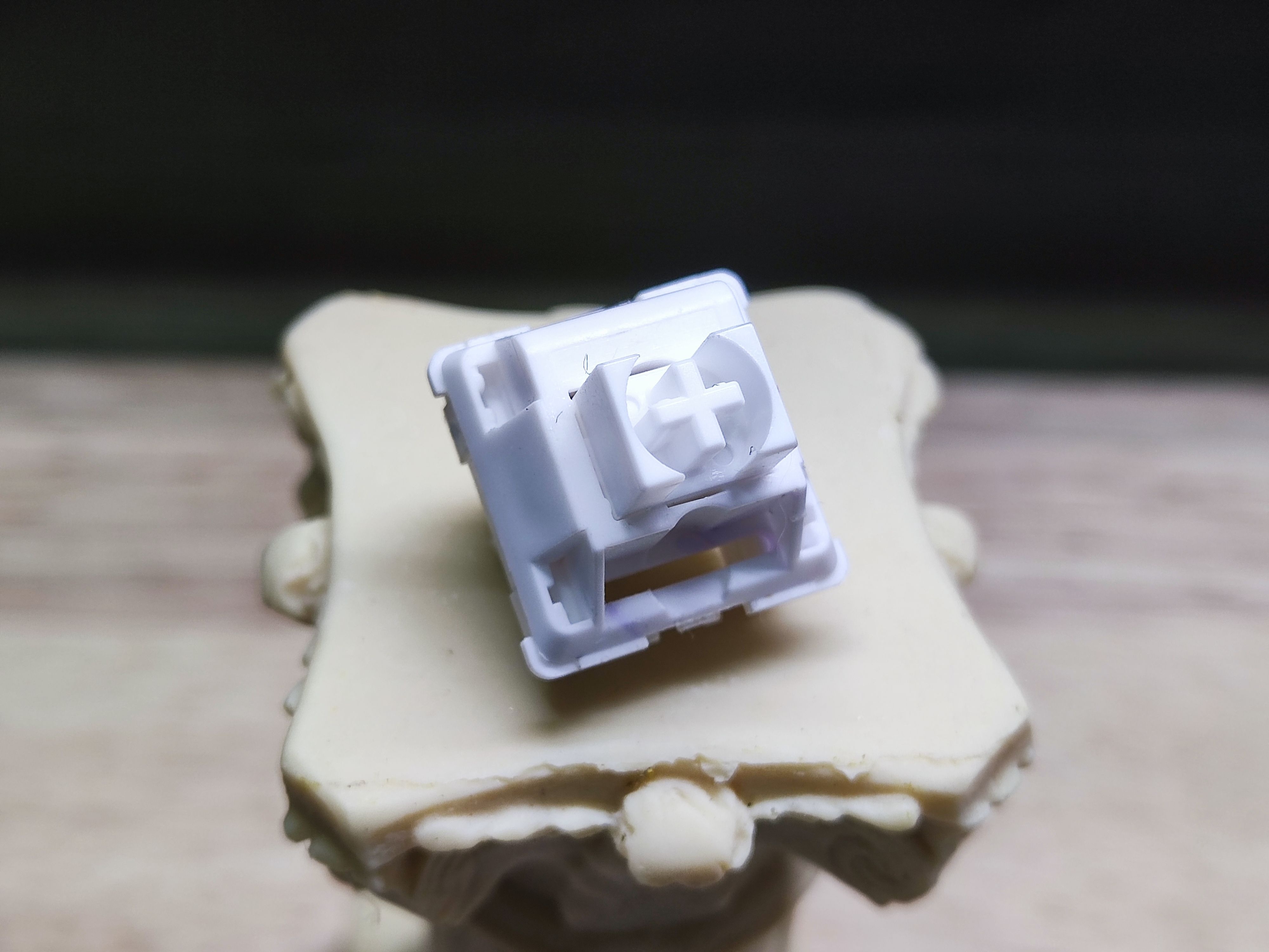 段落瓷白轴