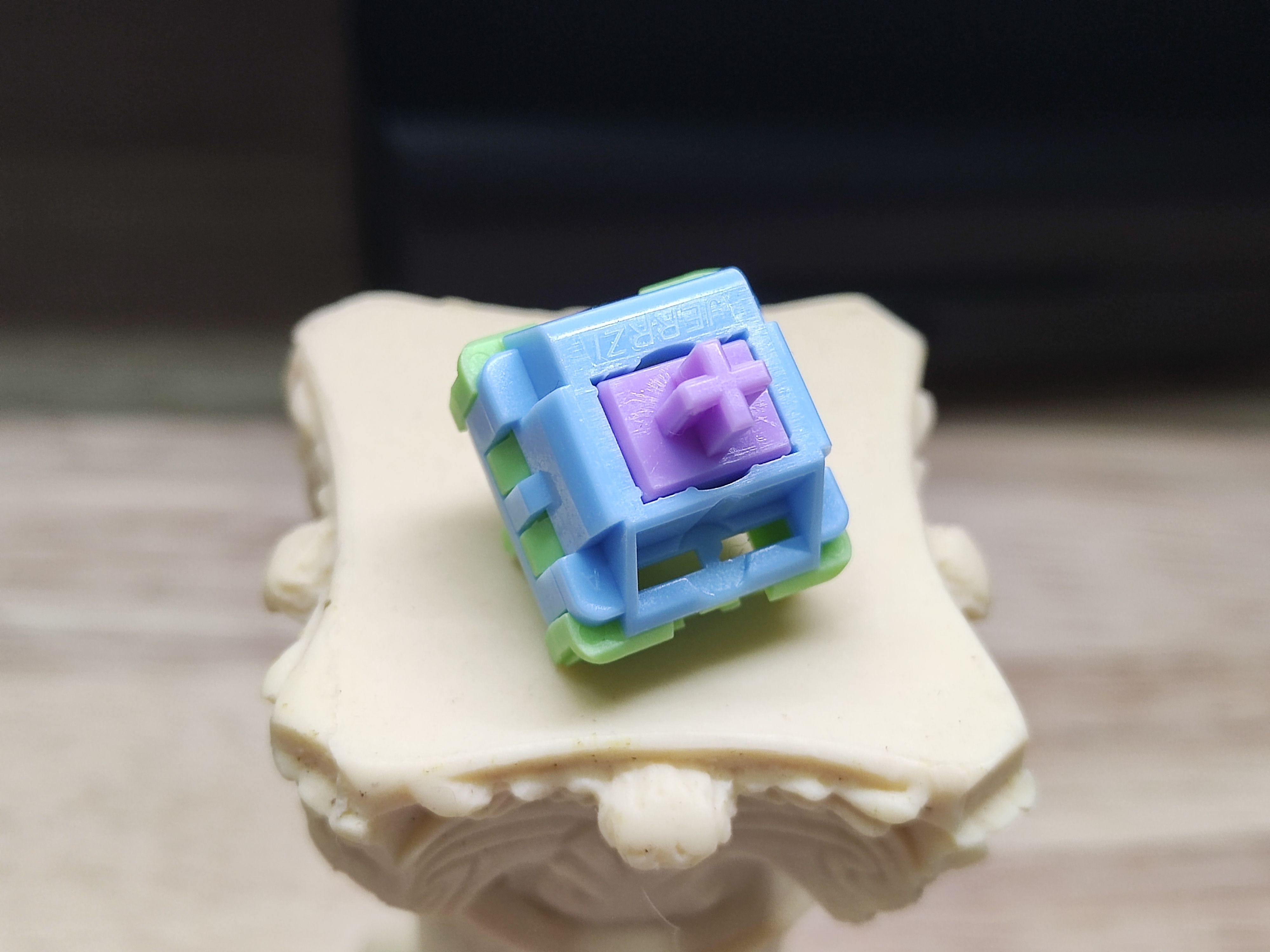 彩虹轴