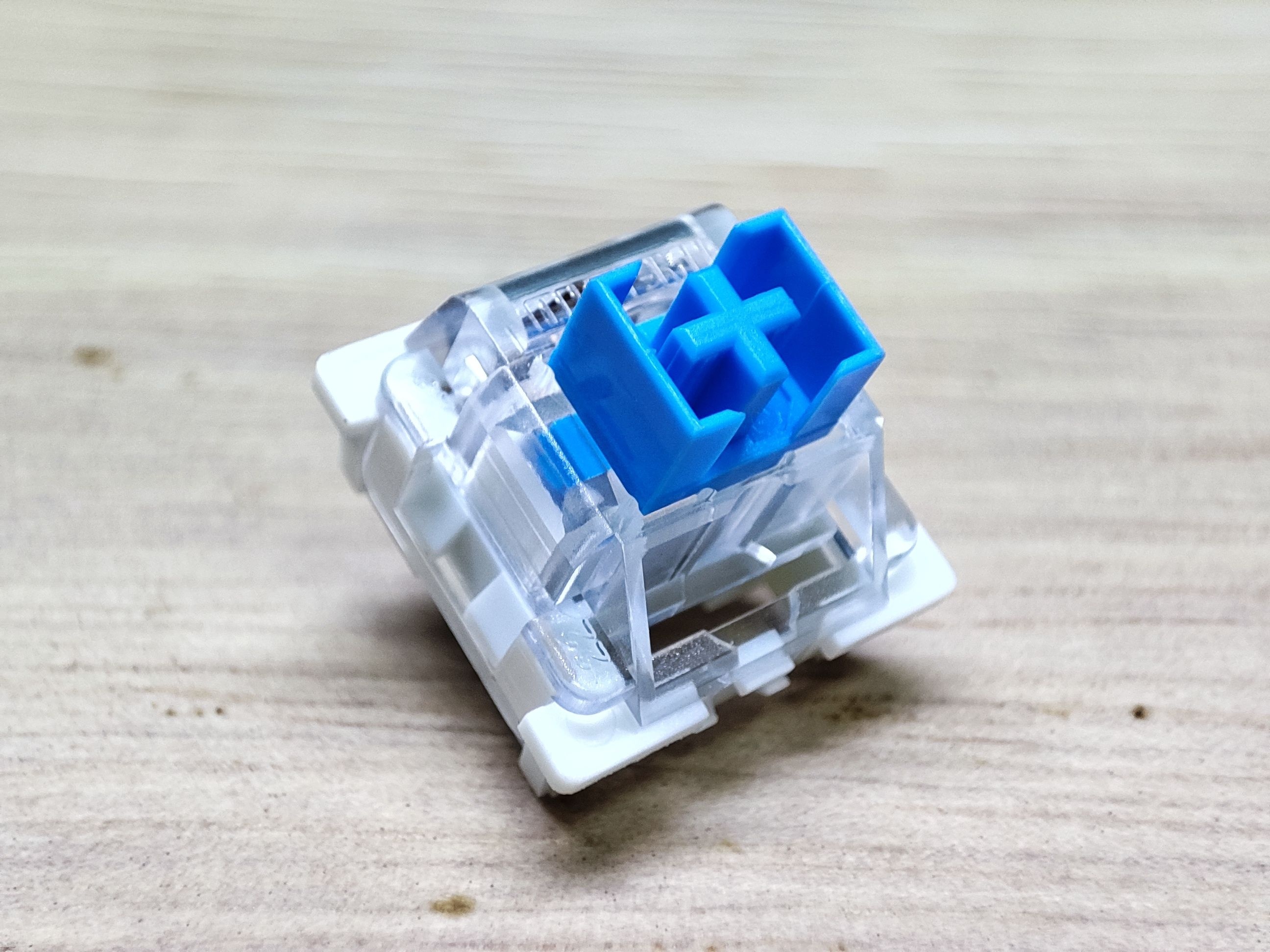 高特白底防尘青轴