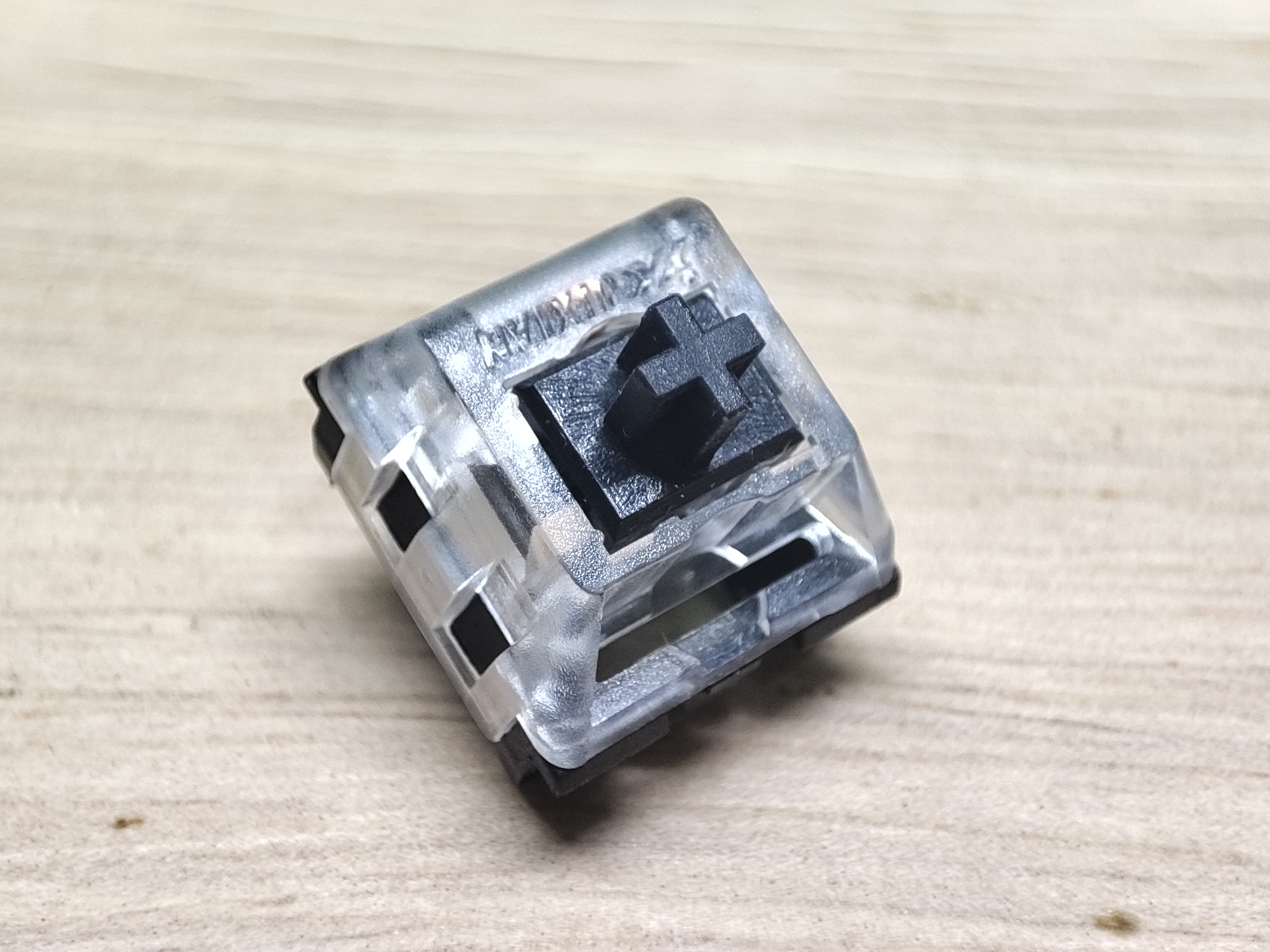 集贤黑底黑轴