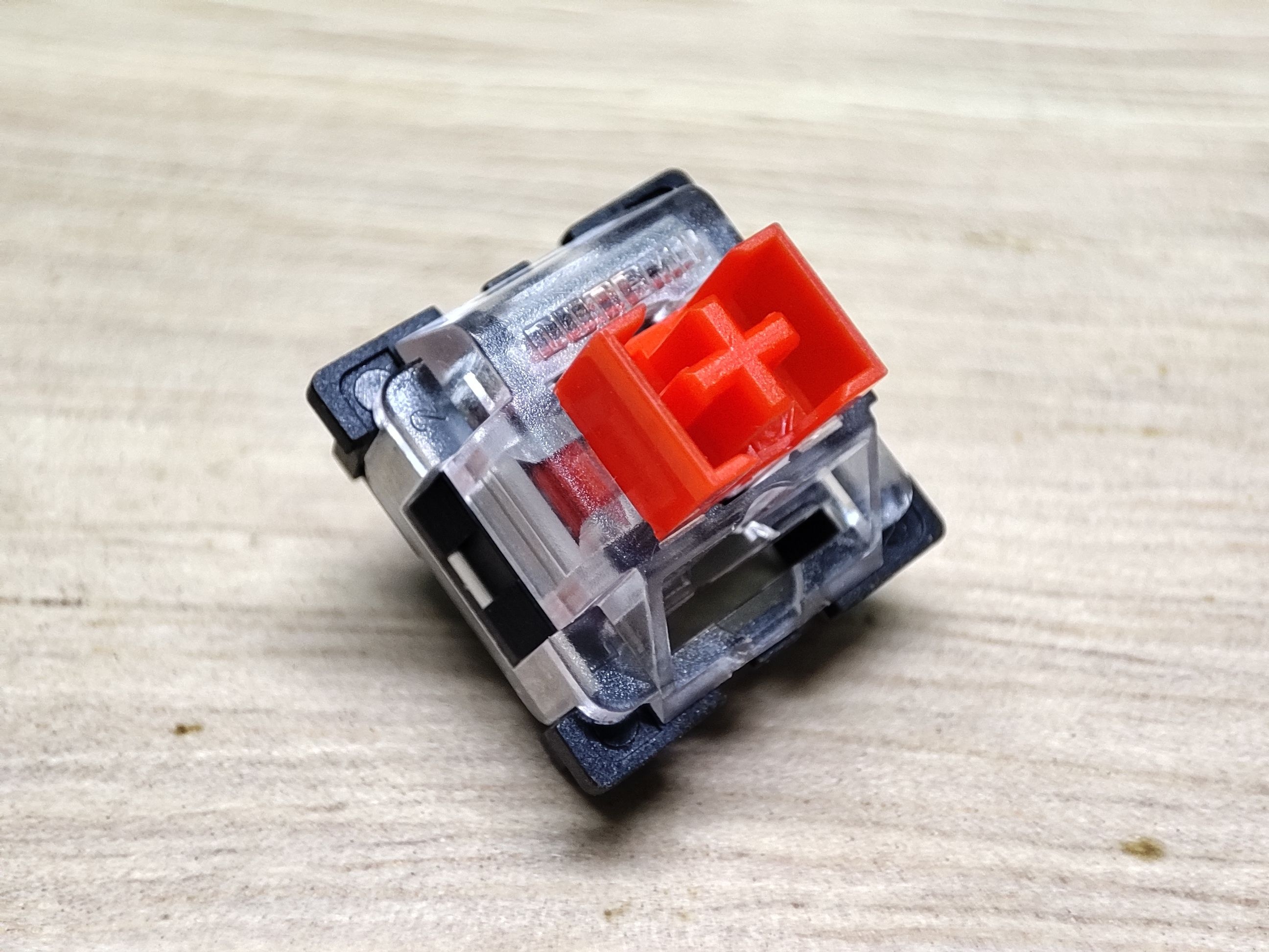 高特黑底防尘红轴