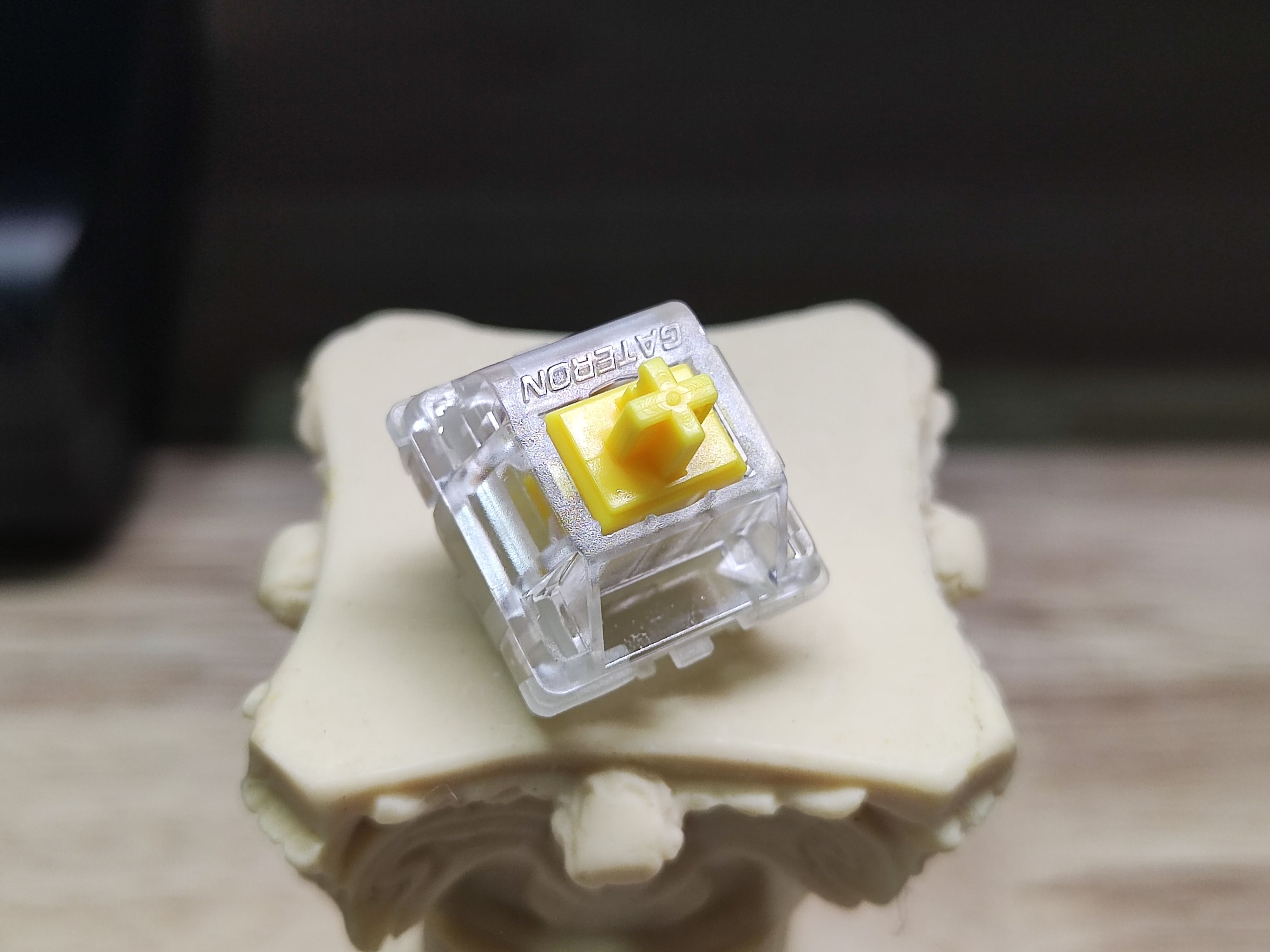 上透下乳三脚cap黄轴