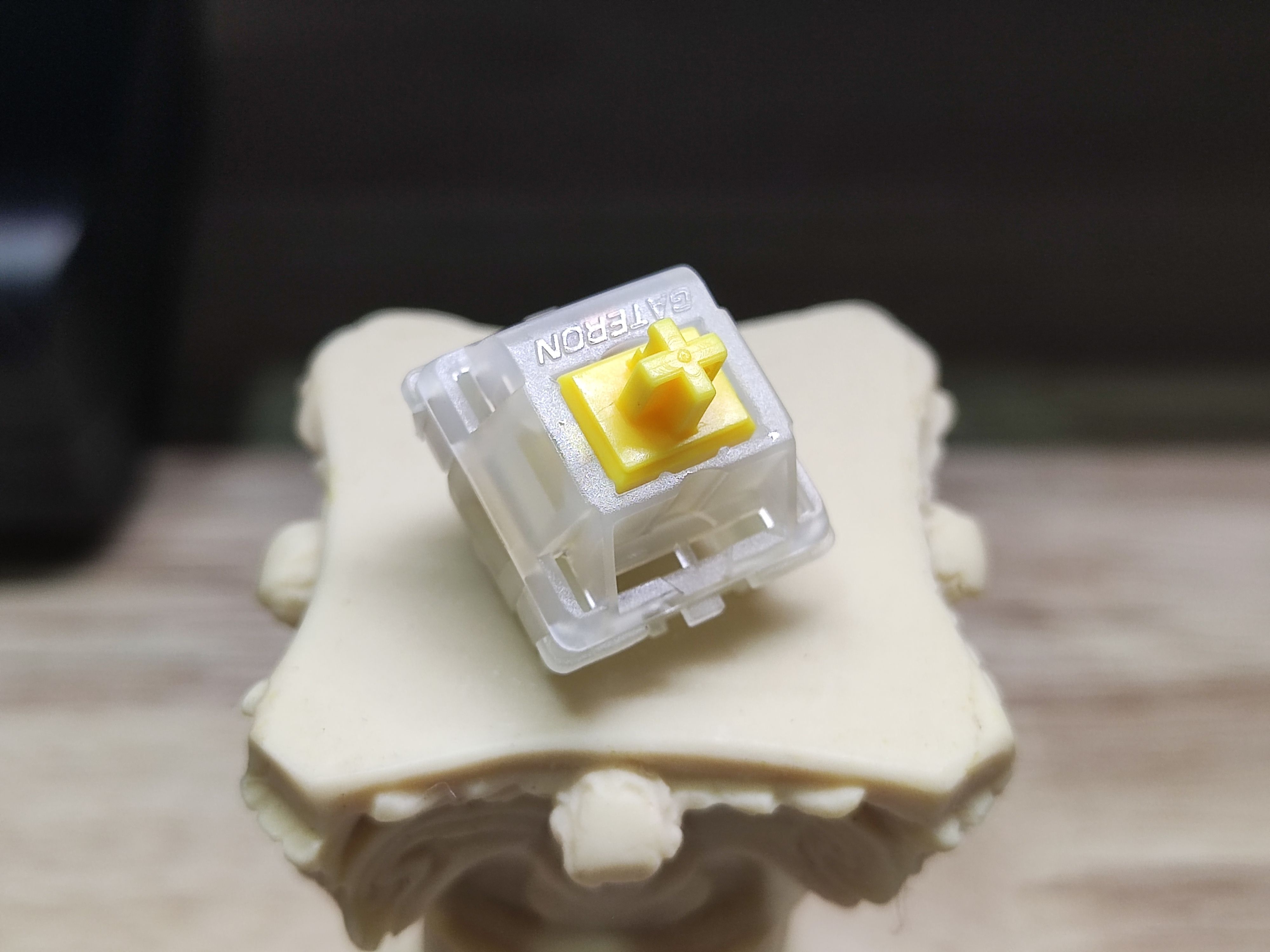 三脚cap黄轴