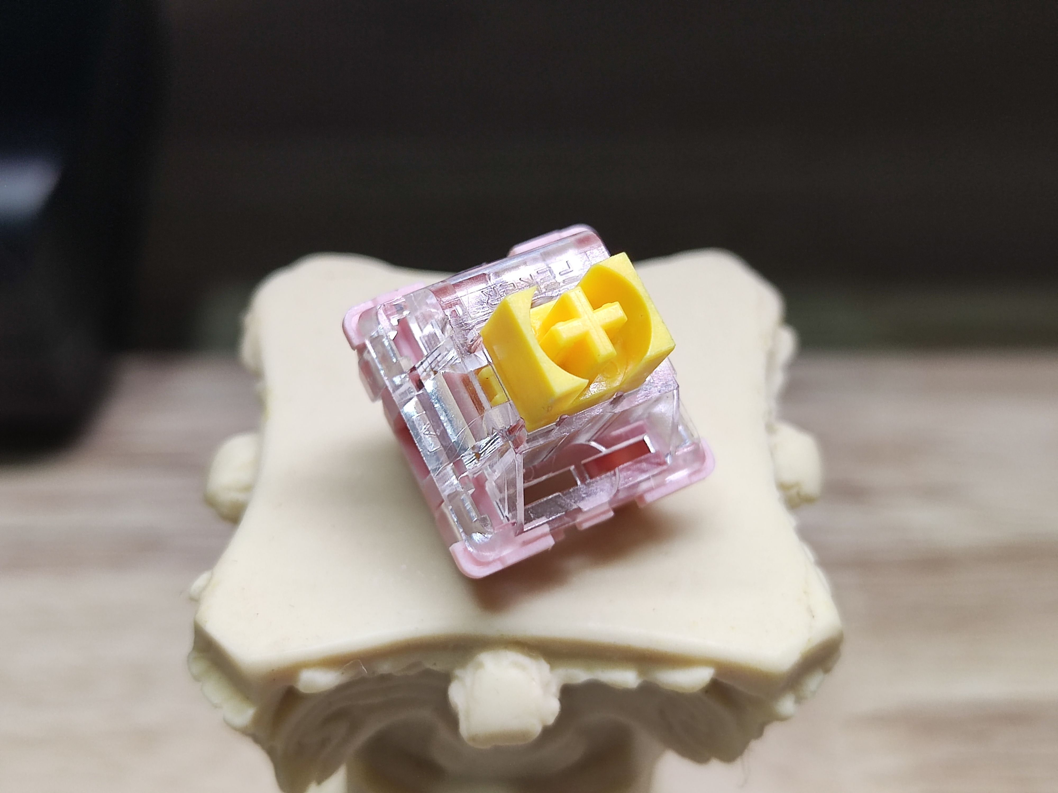 老版Feker翡黄轴