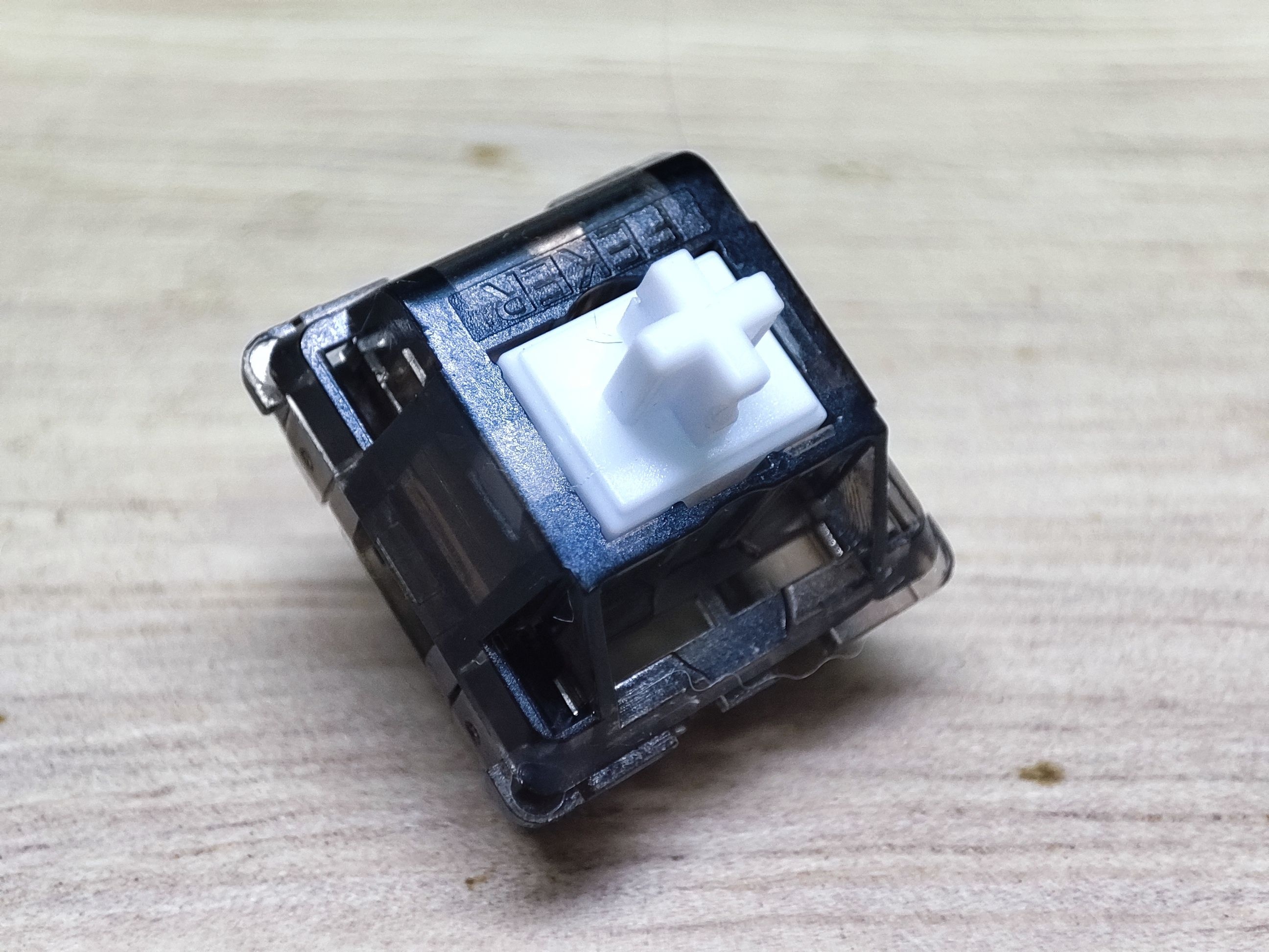 Feker烟熏白轴