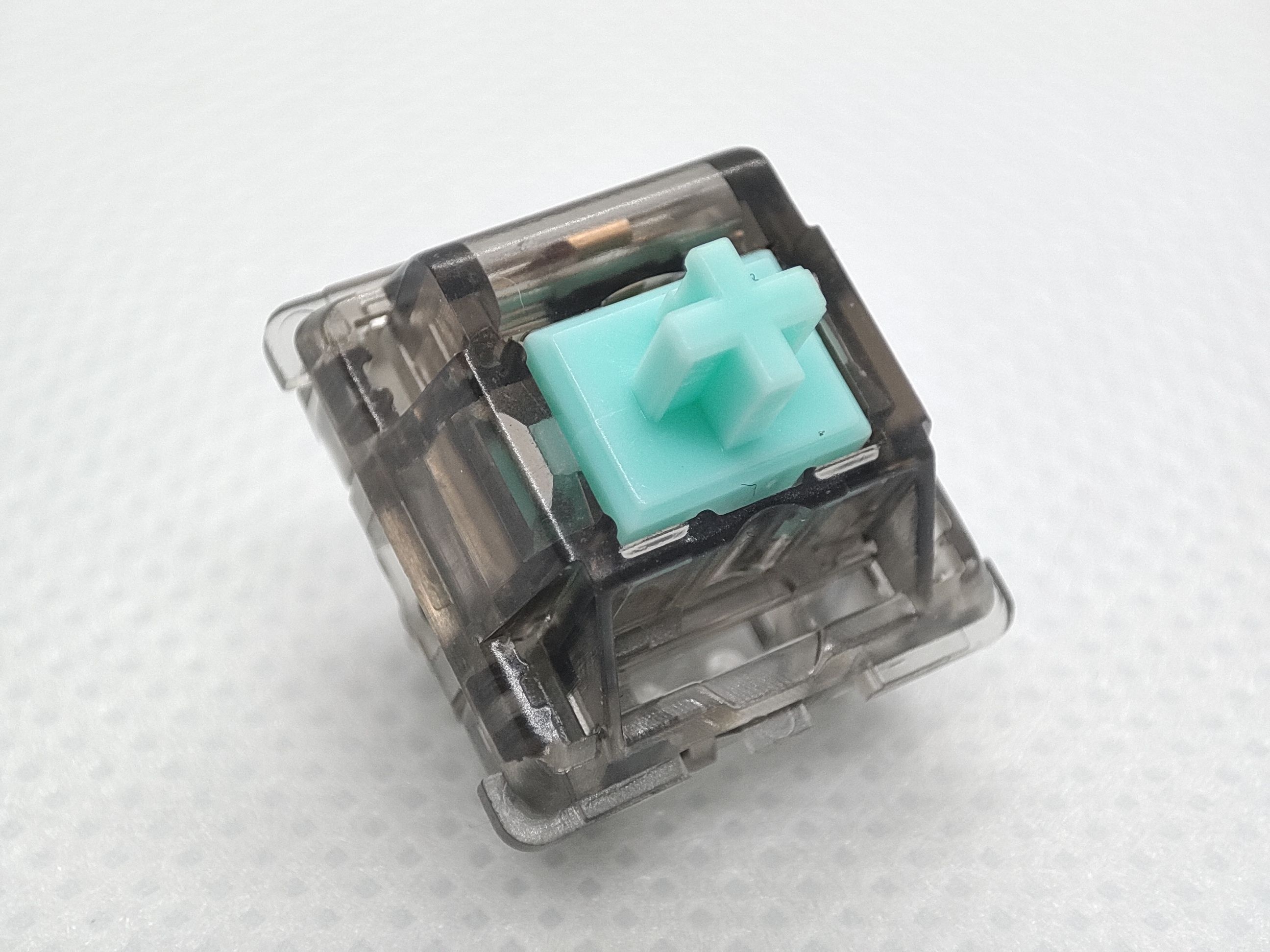 L2黑透奶绿轴