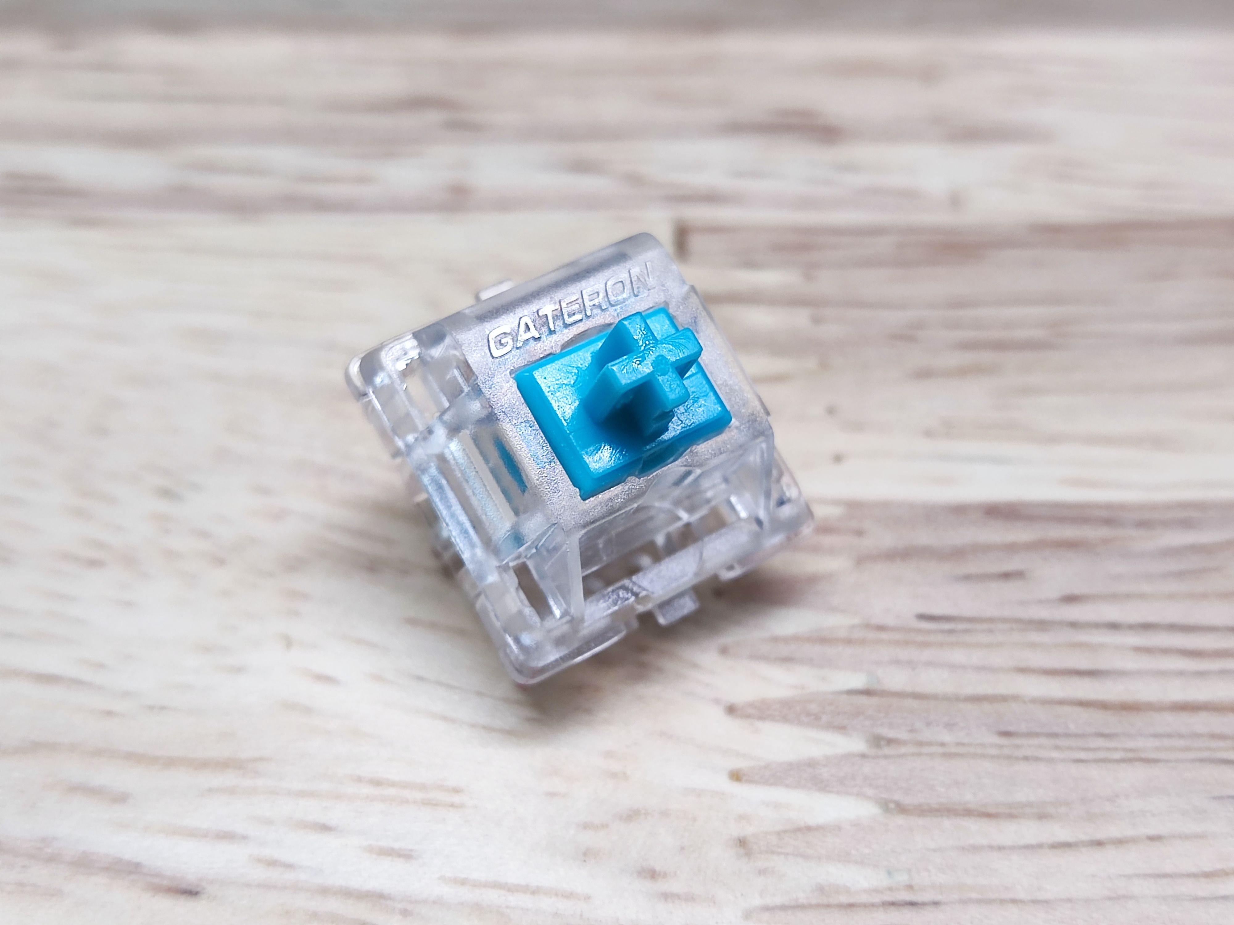 Zealio静音蓝轴65g天蓝